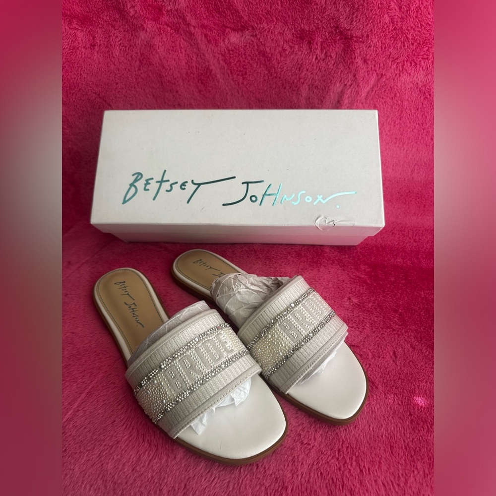 Betsey Johnson Tru Silver Slide Sandal BRIDE - Size 8 (new in box)